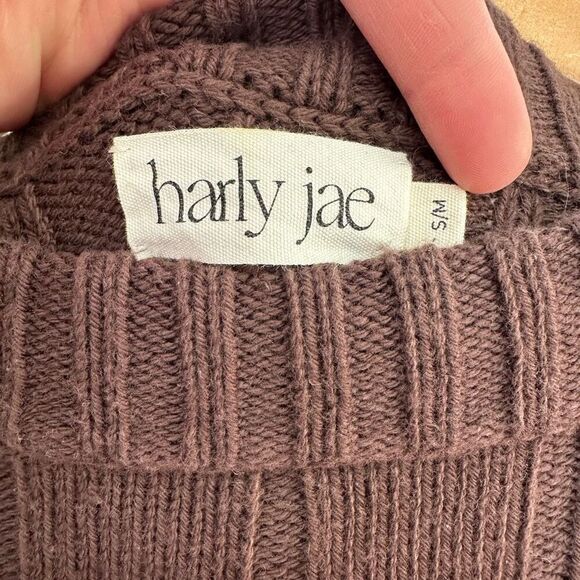 Harley Jae Women’s Muse Crop Boxy Bell Sleeve Chocolate Coco Brown Sweater - Picture 4 of 10